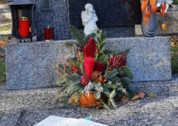 Grab mit Schreibheft